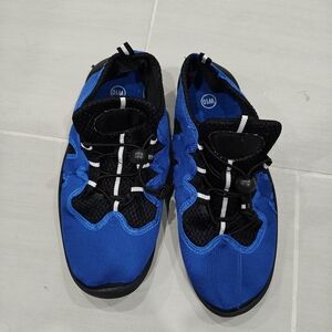 Women water shoes blue